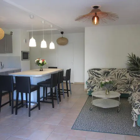 Les Cigales Rez De Jardin A 10mn Des Belles Plages * הייר