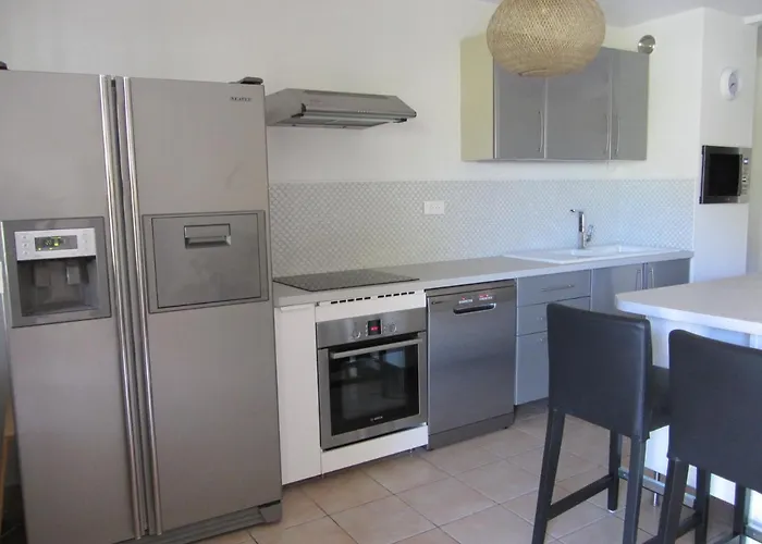 Apartment Les Cigales Rez De Jardin A 10mn Des Belles Plages