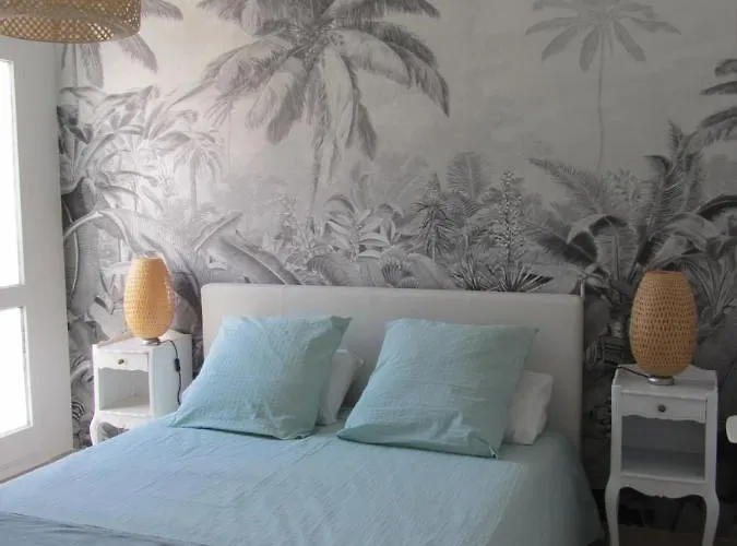 Les Cigales Rez De Jardin A 10mn Des Belles Plages *